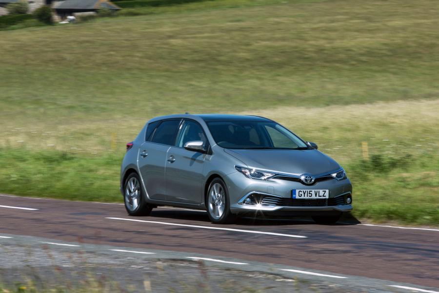  Toyota Auris 2015 года  (UK) (фото 19 из 43)